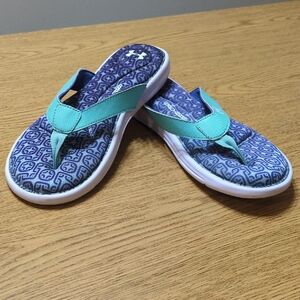 Under Armour Women's Teal and Blue Flip Flops size 8.5-9